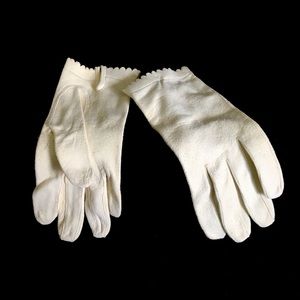 Vintage Cream Leather Gloves